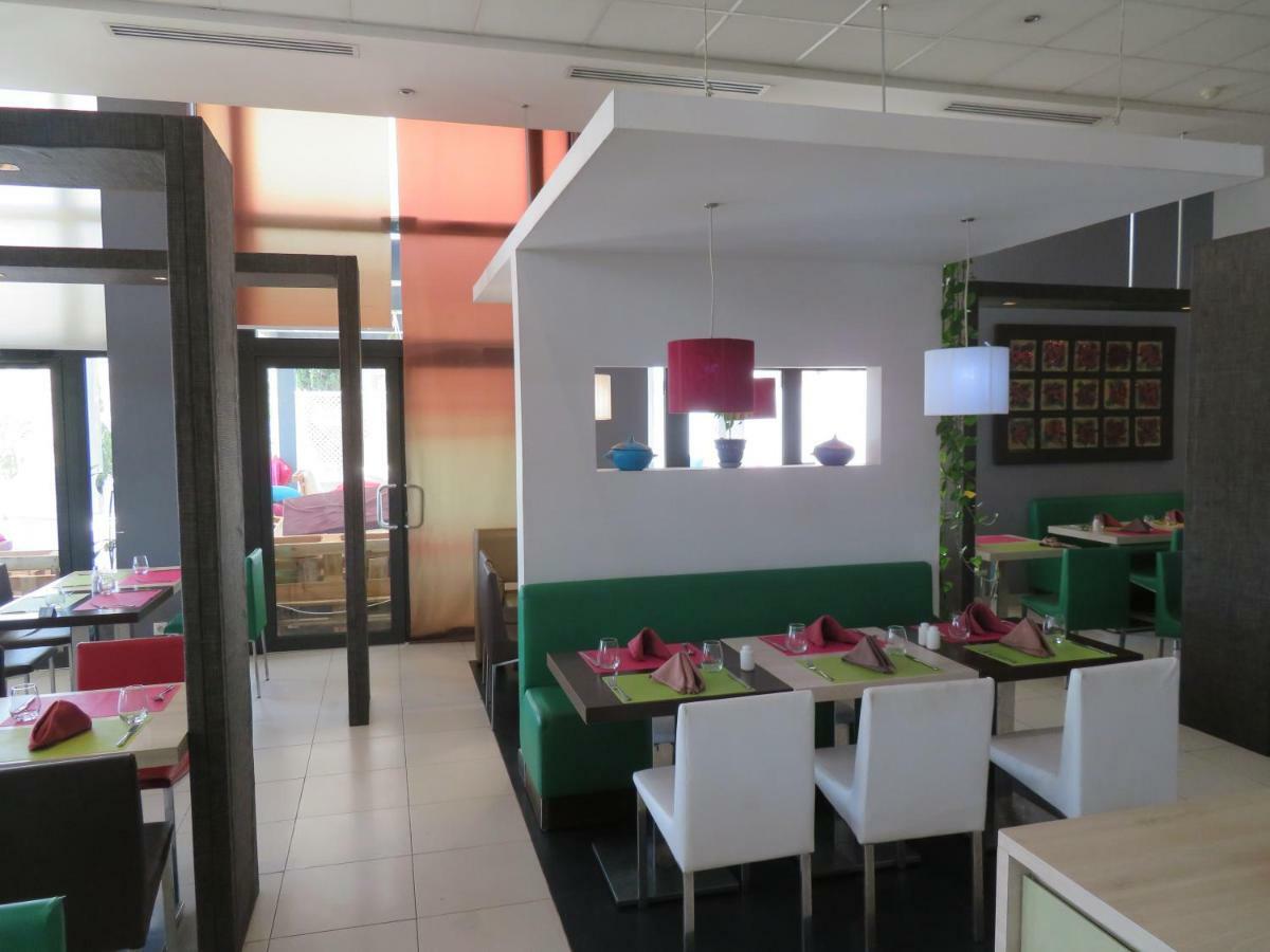 Ibis Oran Les Falaises Zewnętrze zdjęcie